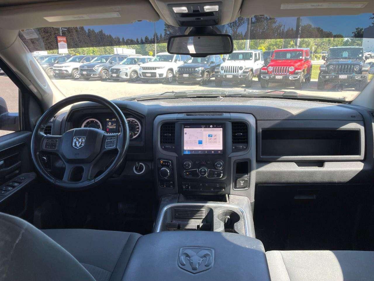 2022 RAM 1500 CLEAN CARFAX   5.7 L HEMI   HTD SEATS Photo