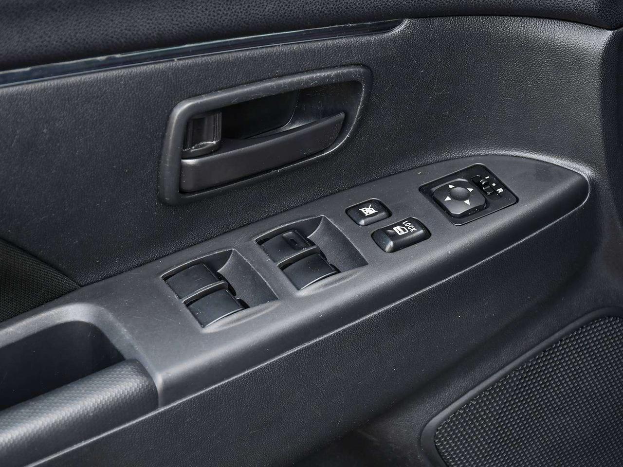 2024 Mitsubishi RVR ES   AWD   CRUISE   HEATED SEAT   BT   CAM   ALLOY Photo