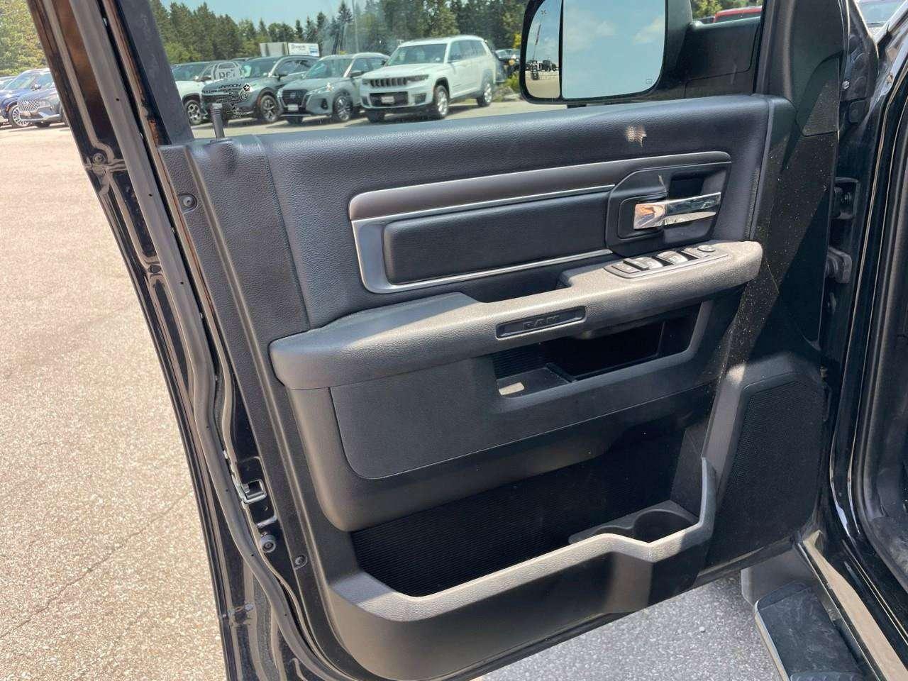 2021 RAM 1500 5.7L HEMI V8   4X4   ACCIDENT FREE Photo