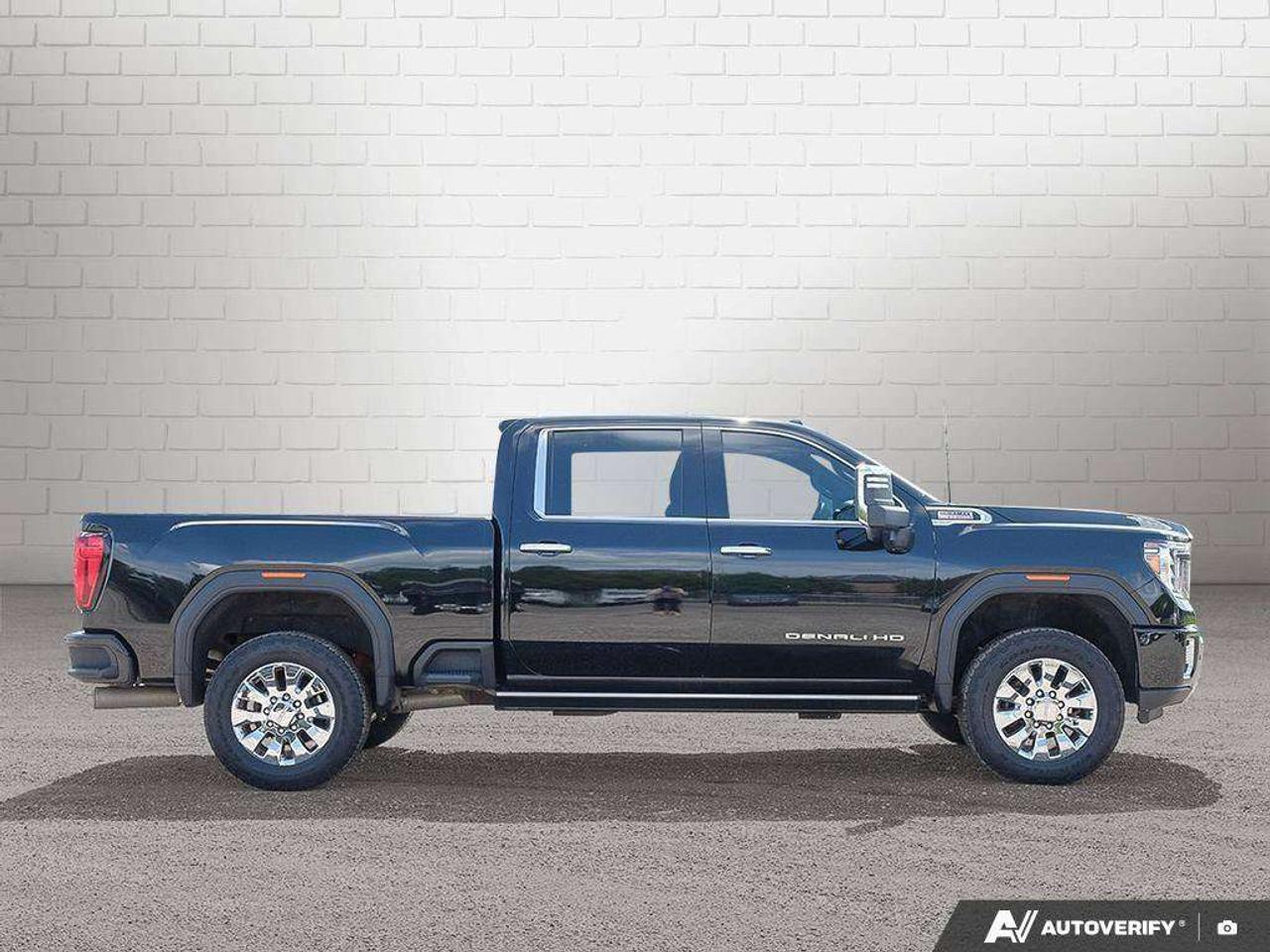2023 GMC SIERRA 2500HD DENALI, 6.6L V8, 4X4, CREW CAB, ALLOYS, LEATHER, BOSE, CERTIFED PREOWNED! Photo