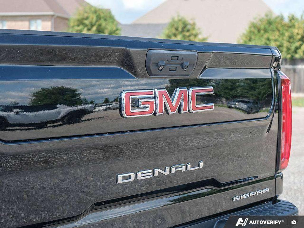 2023 GMC SIERRA 2500HD DENALI, 6.6L V8, 4X4, CREW CAB, ALLOYS, LEATHER, BOSE, CERTIFED PREOWNED! Photo