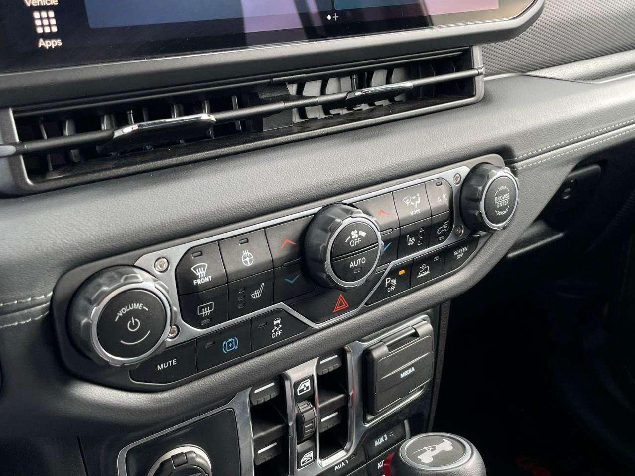 2024 Jeep Wrangler LEATHER   NAV   ALPINE AUDIO Photo