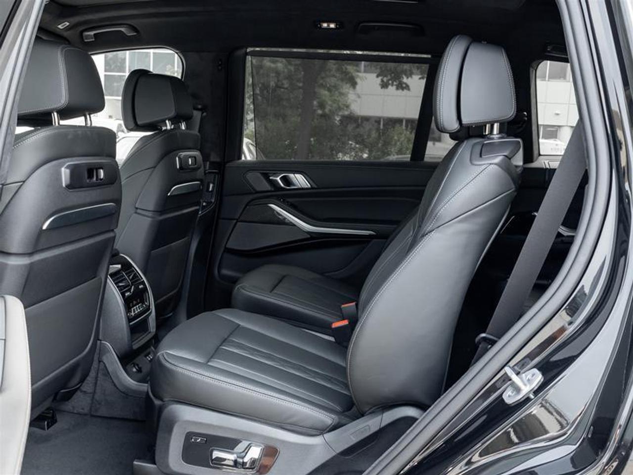 2027 BMW X7 xDrive40i 4dr All-Wheel Drive Sports Activity Vehicle Photo