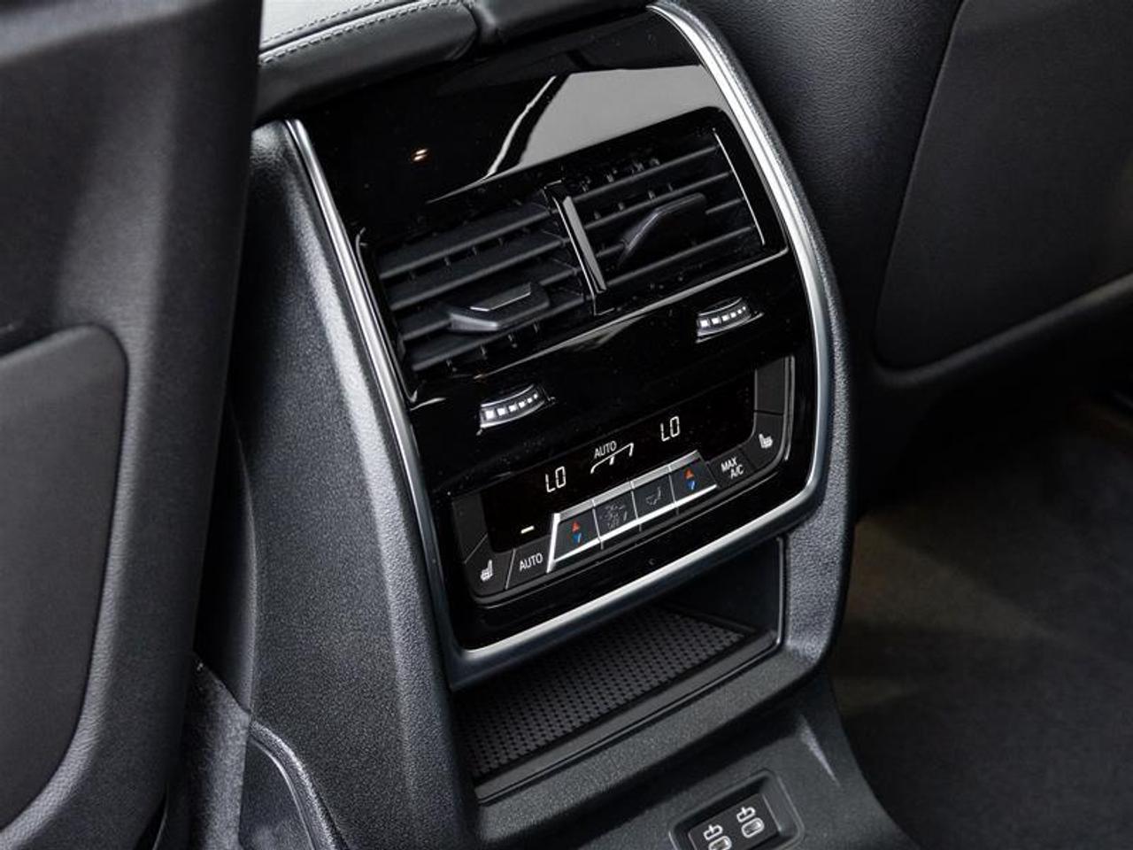 2027 BMW X7 xDrive40i 4dr All-Wheel Drive Sports Activity Vehicle Photo