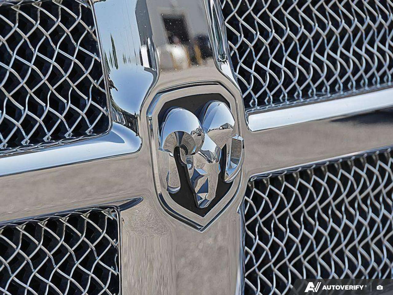 2016 RAM 1500 LONGHORN, 5.7L HEMI V8, 4X4, ALLOYS, LEATHER, RAM BOX, ALPINE, LOW KMS, 2-OWNERS, AS-TRADED CERTIFIED! Photo
