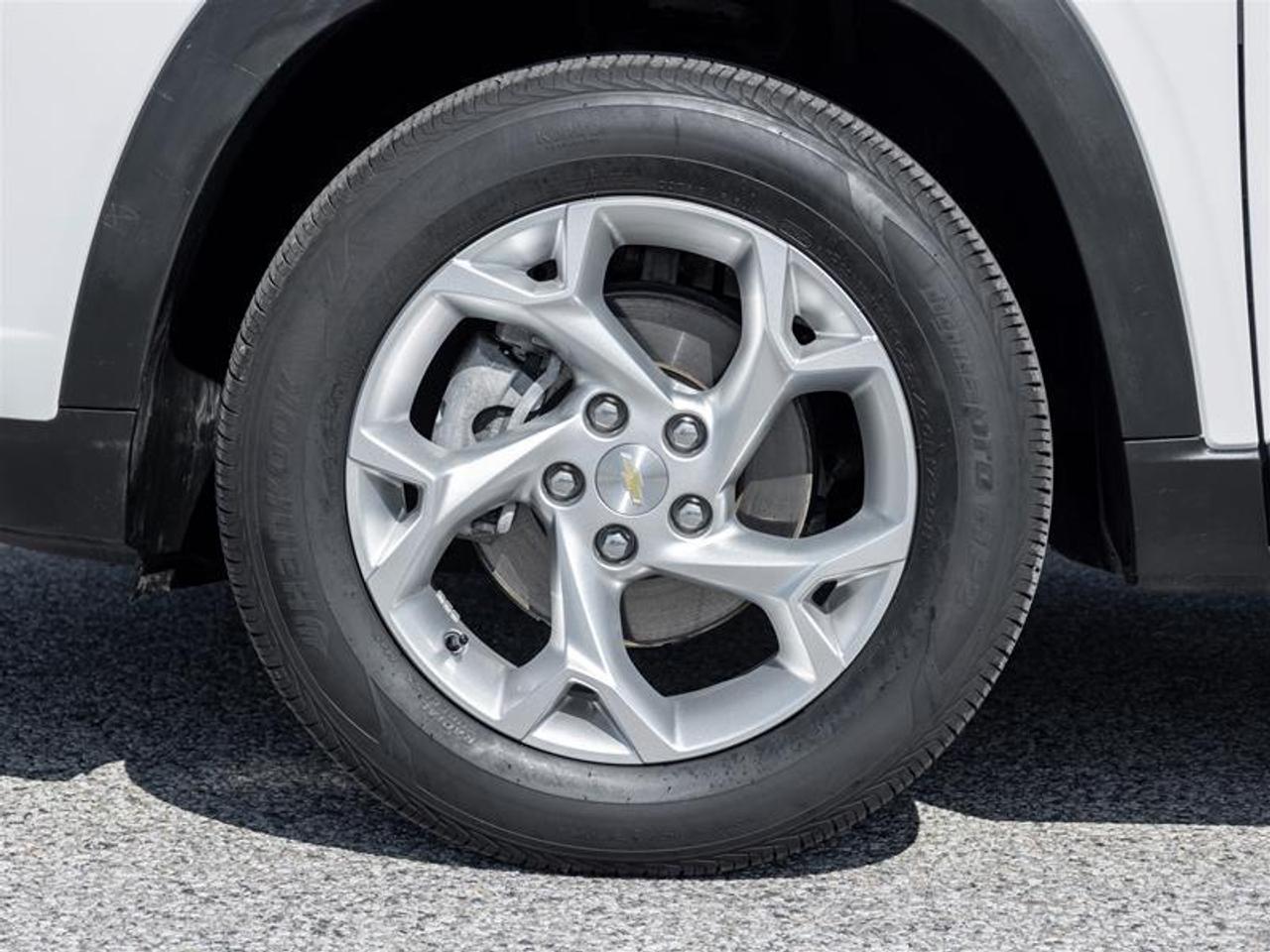 2025 Chevrolet Trax LS 4dr Front-Wheel Drive Photo3