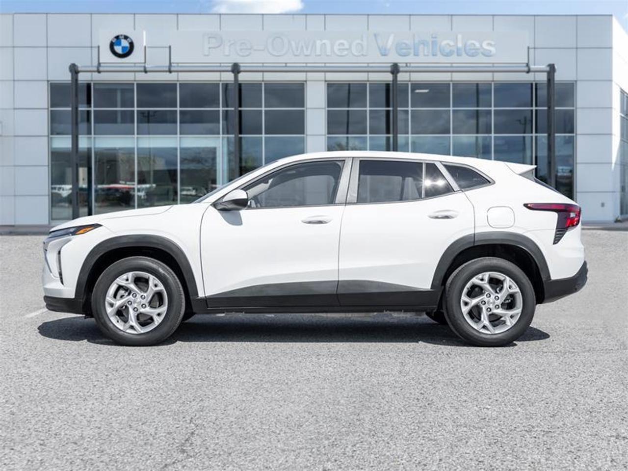 2025 Chevrolet Trax LS 4dr Front-Wheel Drive Photo2