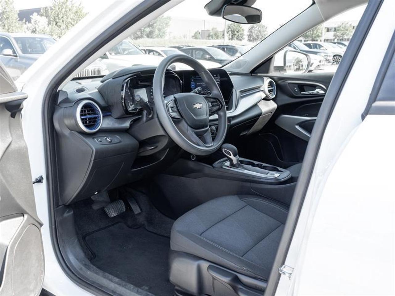 2025 Chevrolet Trax LS 4dr Front-Wheel Drive Photo