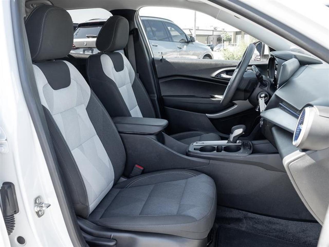 2025 Chevrolet Trax LS 4dr Front-Wheel Drive Photo