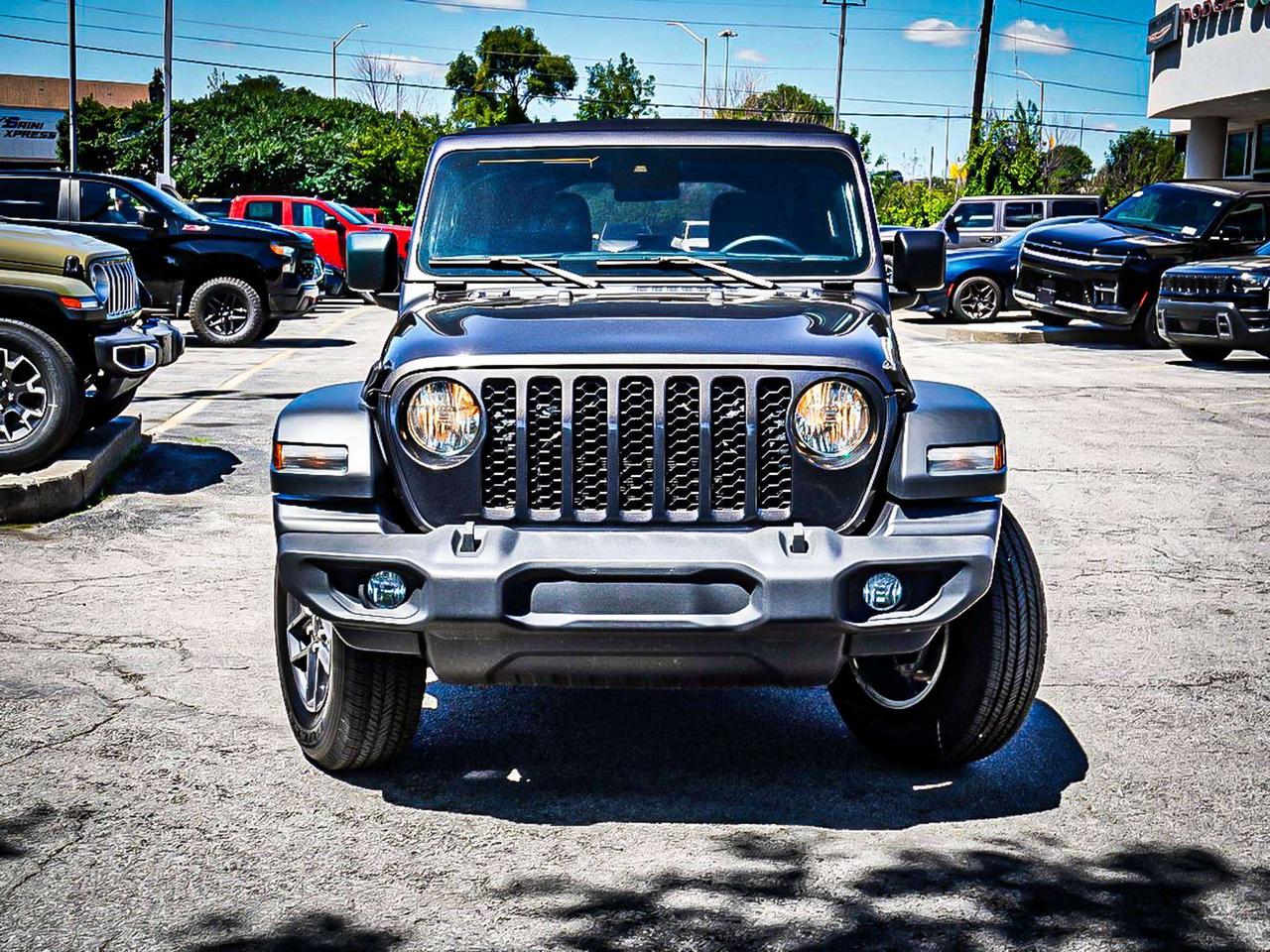 2024 Jeep Wrangler  Photo