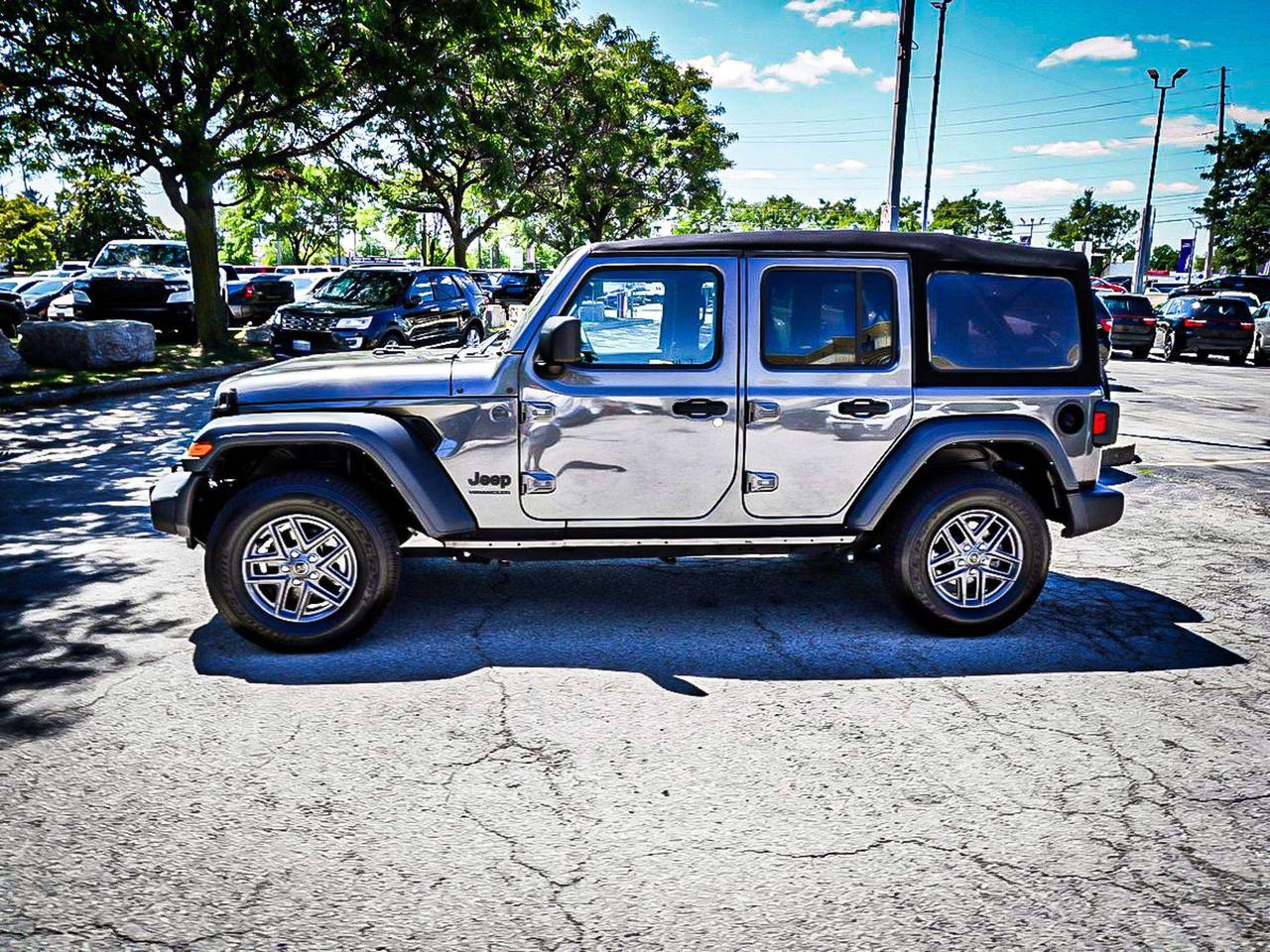2024 Jeep Wrangler  Photo