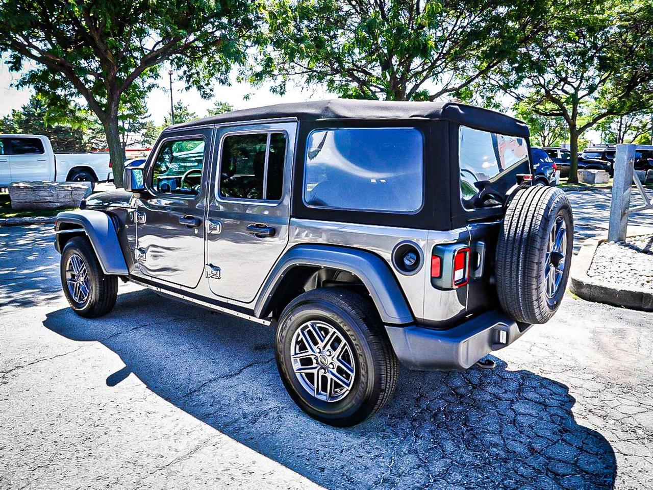 2024 Jeep Wrangler  Photo
