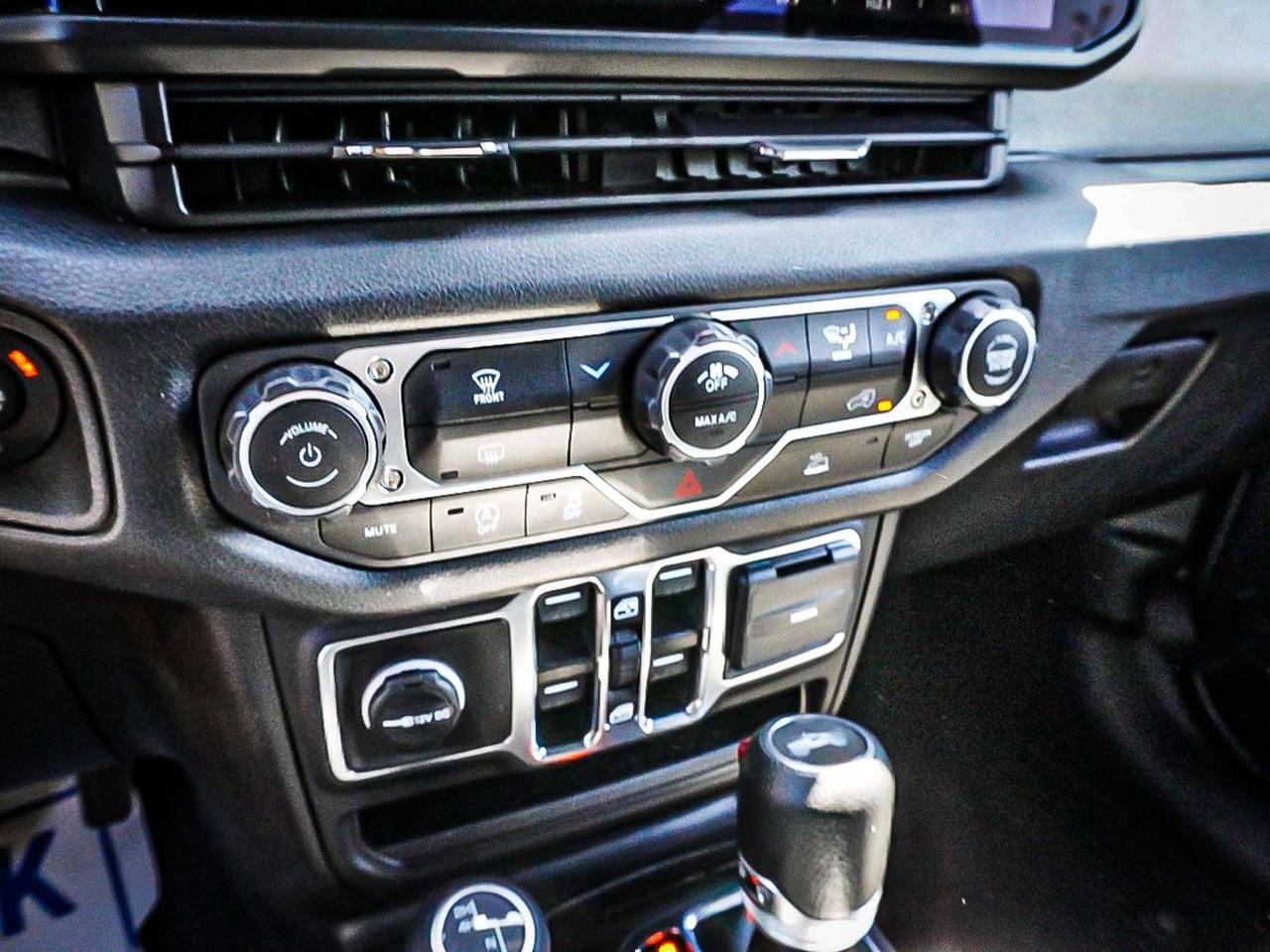 2024 Jeep Wrangler  Photo