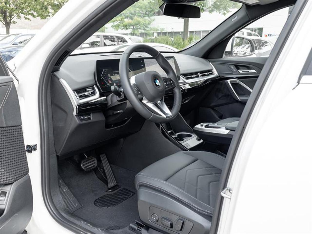 2027 BMW X2 xDrive28i 4dr All-Wheel Drive Sports Activity Coupe Photo
