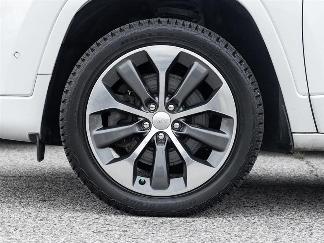 2020 Jeep Cherokee Overland 4dr 4x4 Photo