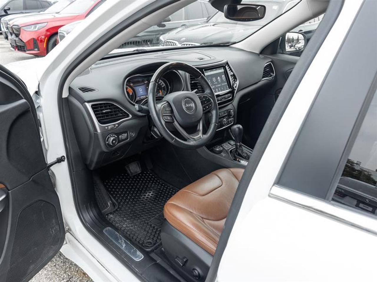 2020 Jeep Cherokee Overland 4dr 4x4 Photo