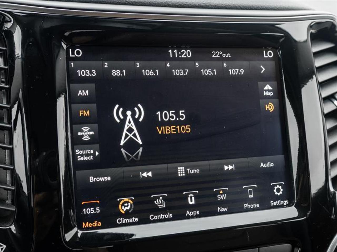 2020 Jeep Cherokee Overland 4dr 4x4 Photo
