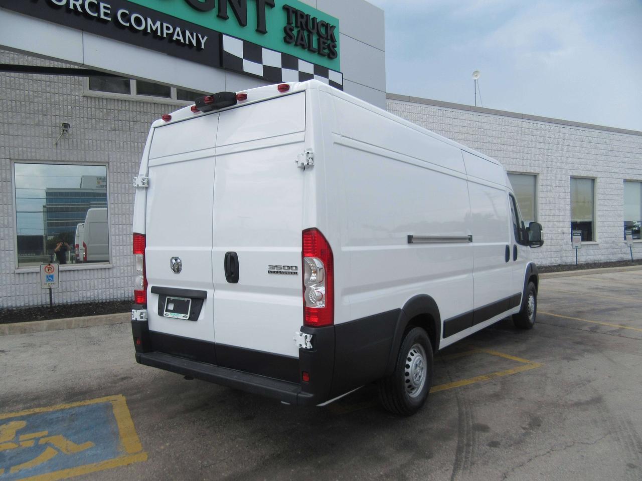 2025 RAM ProMaster 3500 159WB EXT NEW REEFER SYSTEM Photo
