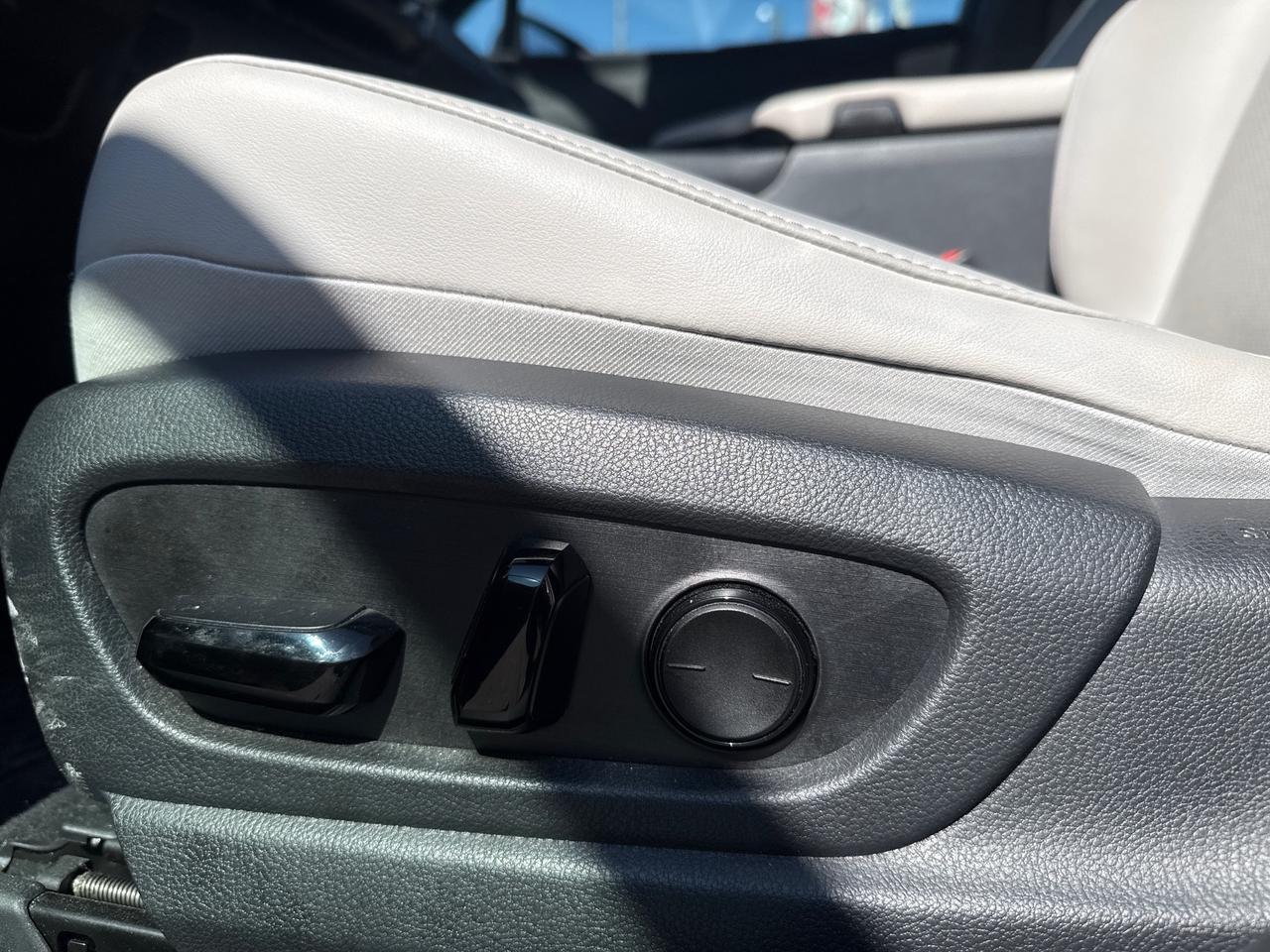 2025 Lexus UX 300H Base 4dr All-Wheel Drive Photo