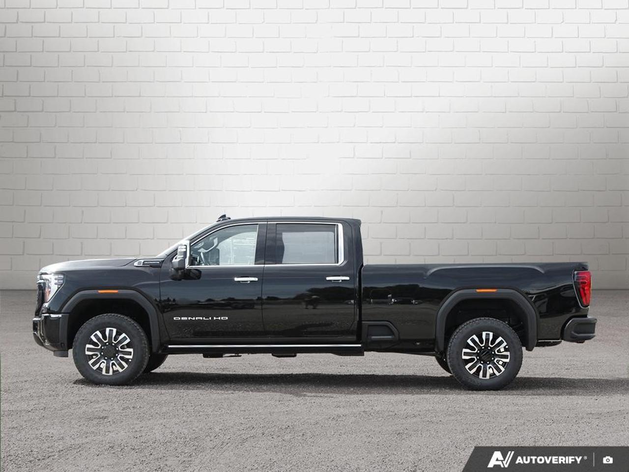 2026 GMC Sierra 3500HD 4WD Crew Cab Long Box Denali Ultimate Photo5