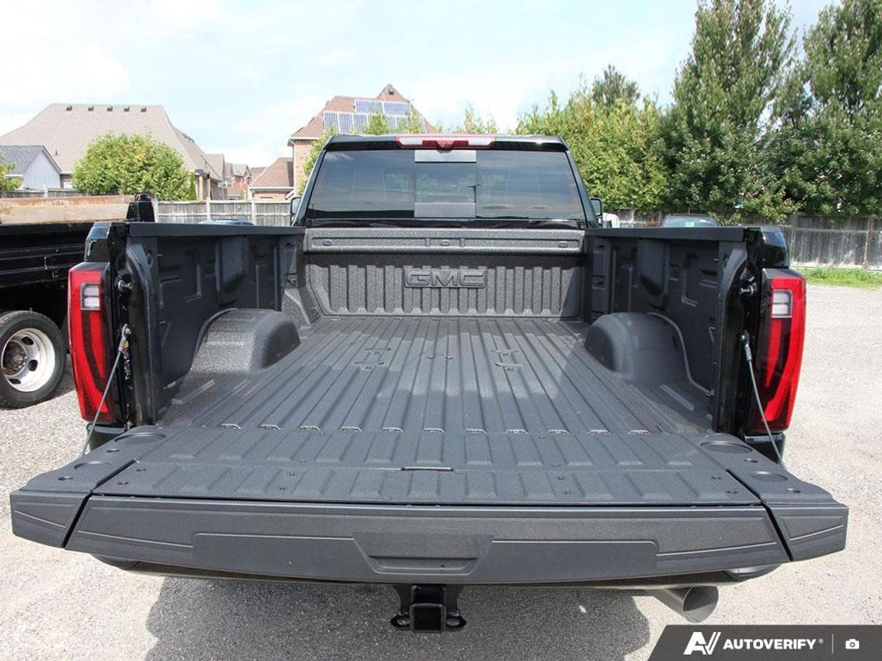 2026 GMC Sierra 3500HD 4WD Crew Cab Long Box Denali Ultimate Photo
