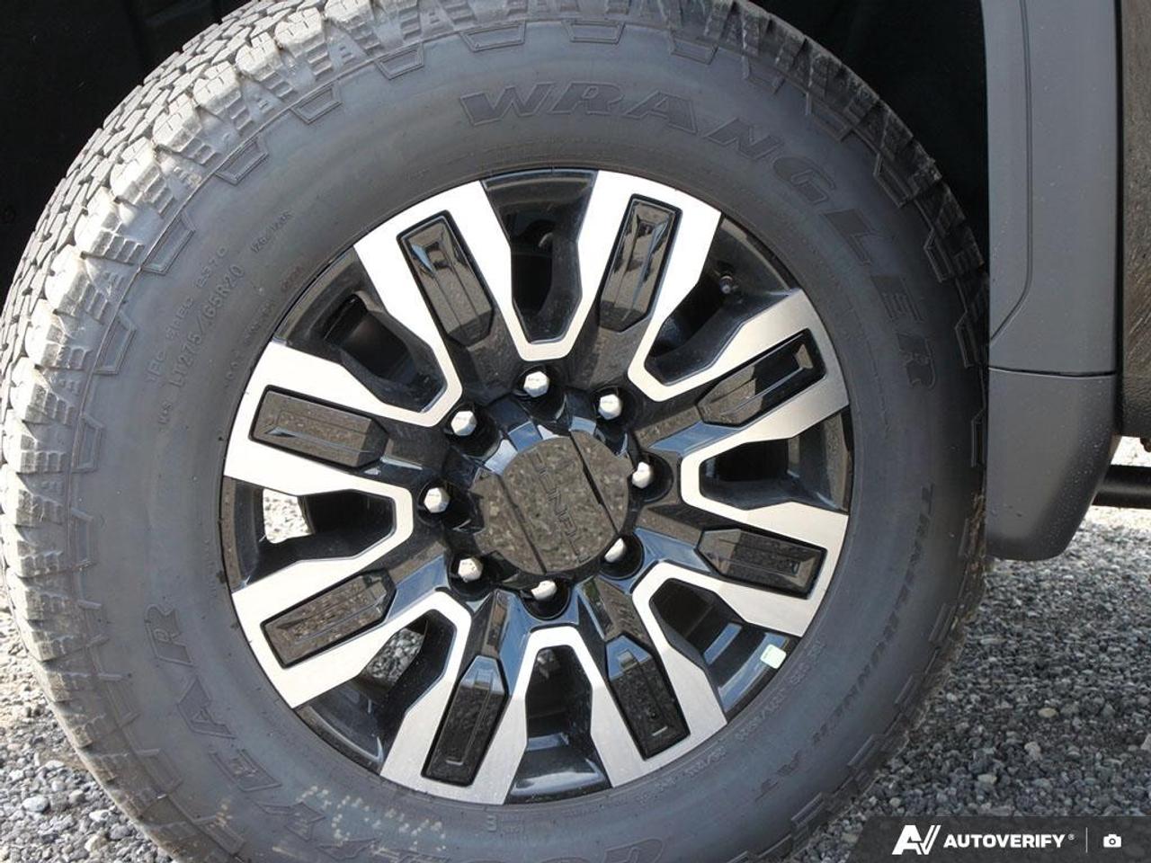 2026 GMC Sierra 3500HD 4WD Crew Cab Long Box Denali Ultimate Photo