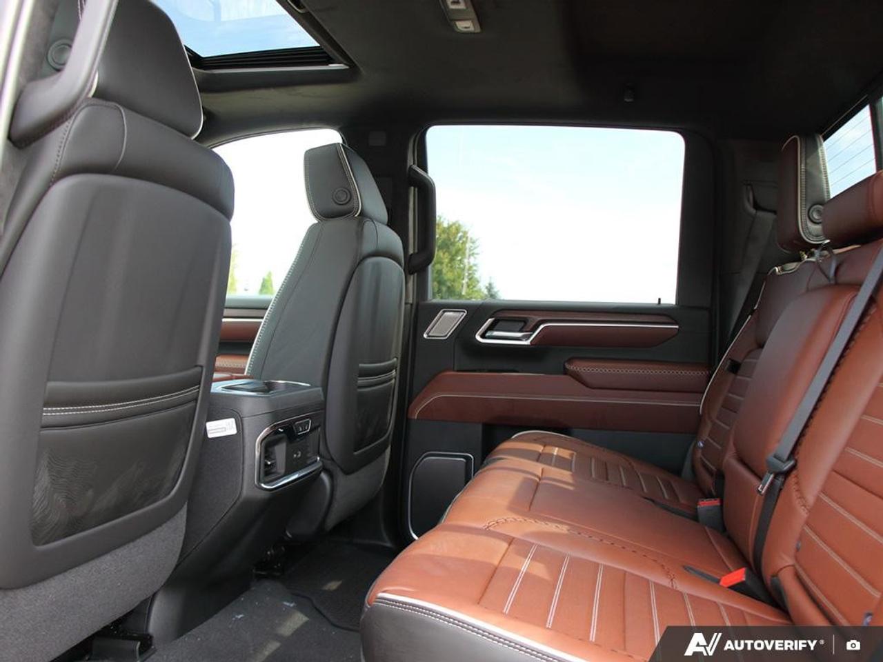 2026 GMC Sierra 3500HD 4WD Crew Cab Long Box Denali Ultimate Photo