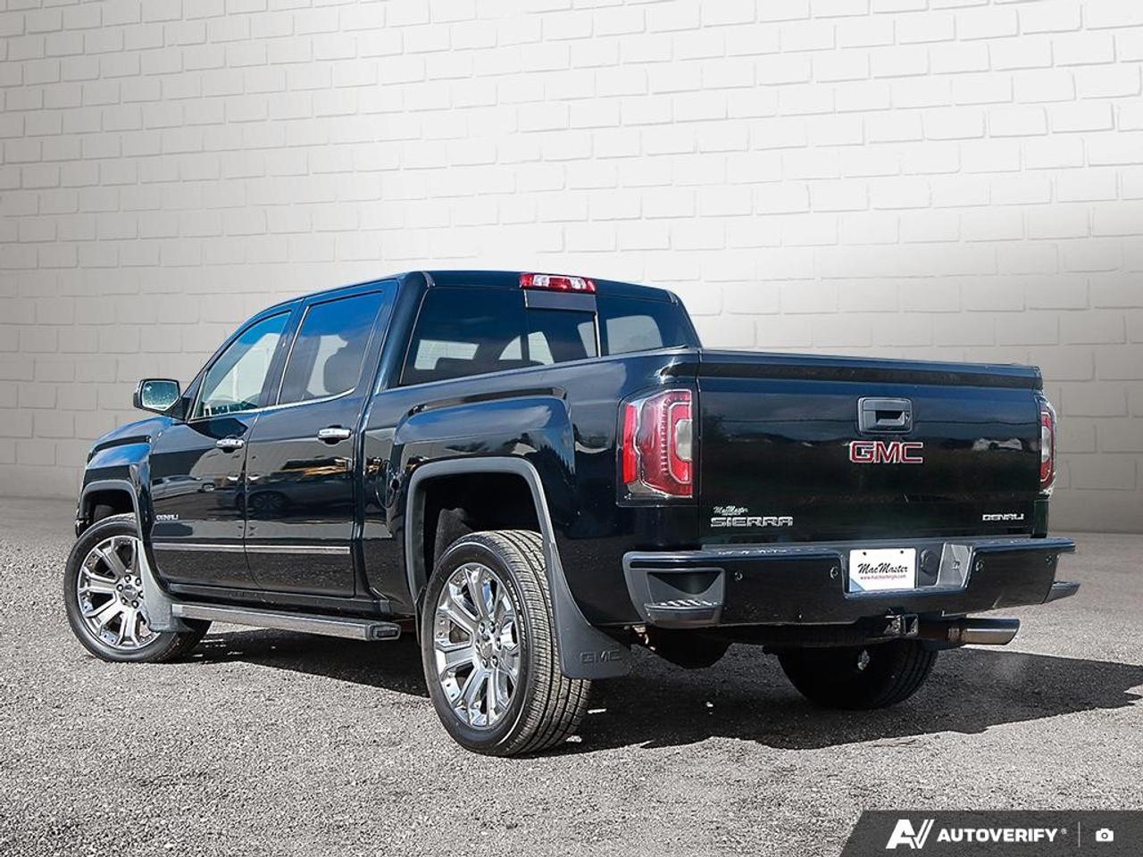2018 GMC Sierra 1500 4WD Crew Cab Short Box Denali Photo