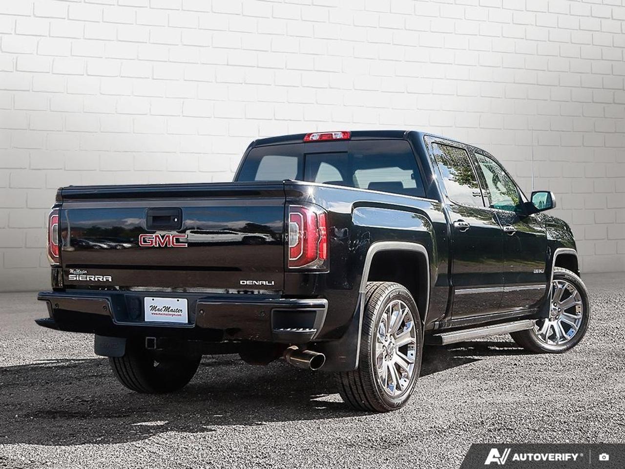 2018 GMC Sierra 1500 4WD Crew Cab Short Box Denali Photo