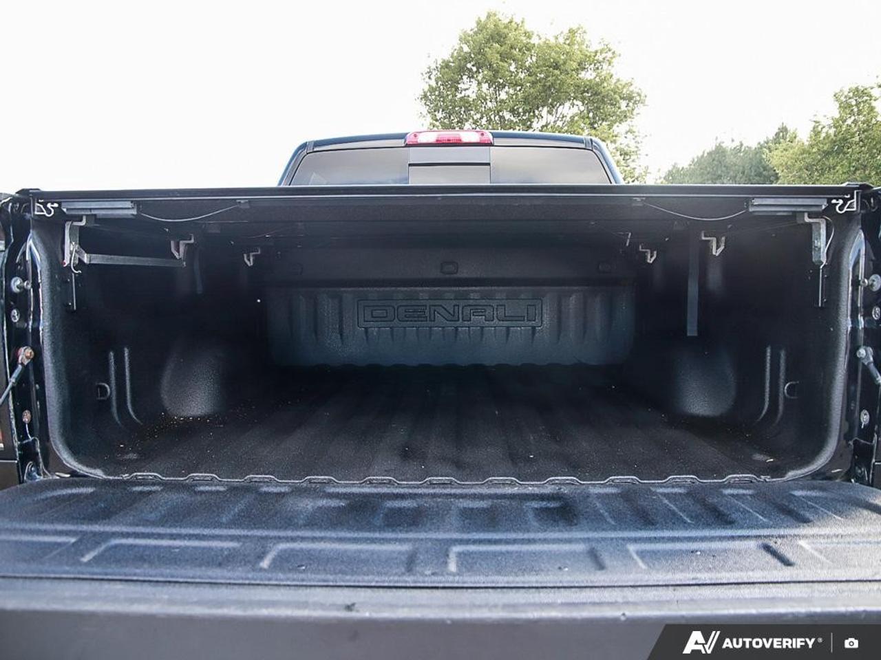 2018 GMC Sierra 1500 4WD Crew Cab Short Box Denali Photo