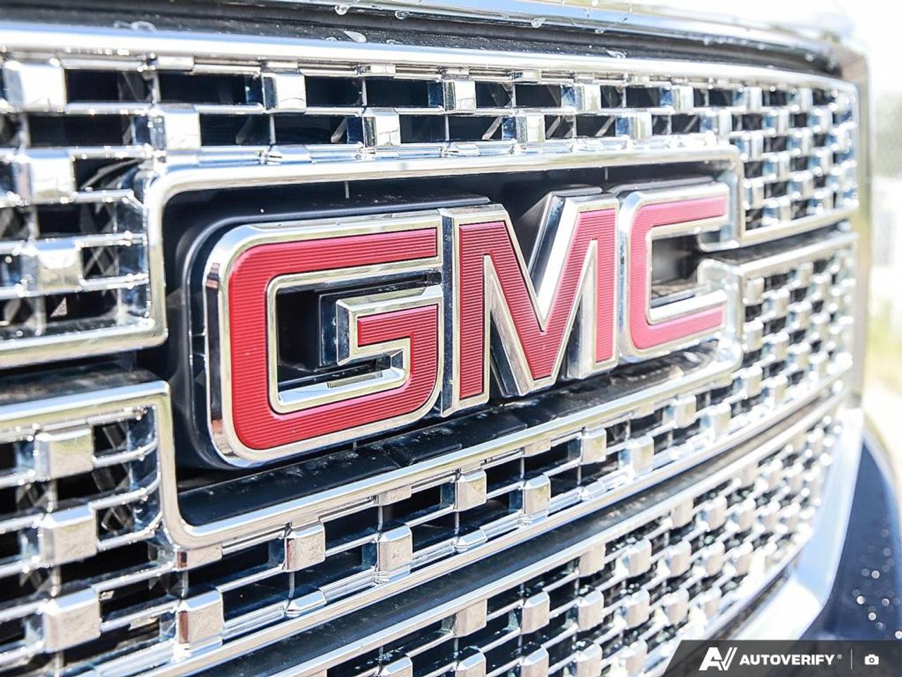 2018 GMC Sierra 1500 4WD Crew Cab Short Box Denali Photo