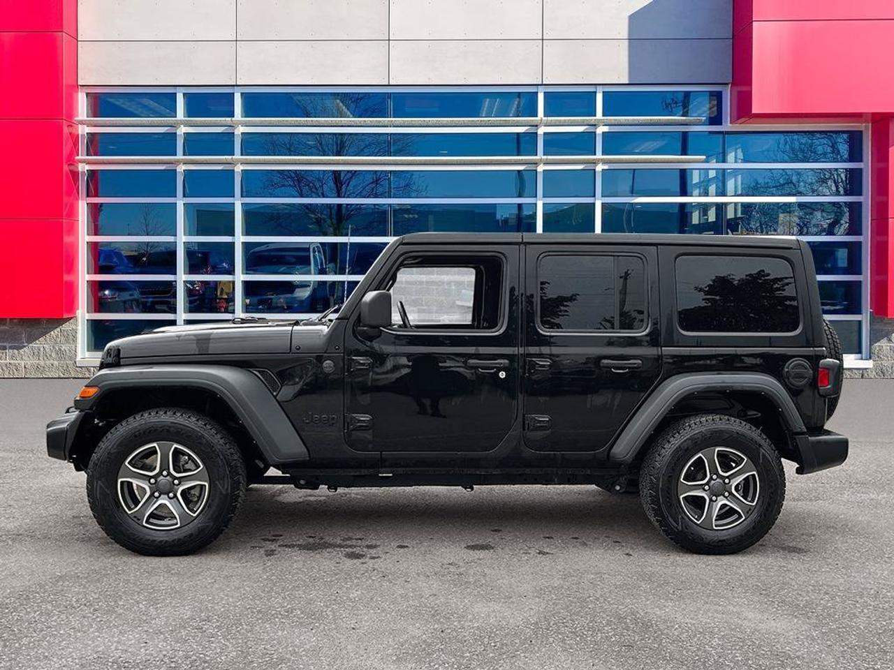 2022 Jeep Wrangler Unlimited Sport | One owner | Low Kilometers | CarPlay | Android Auto | Push Button Start | Photo5