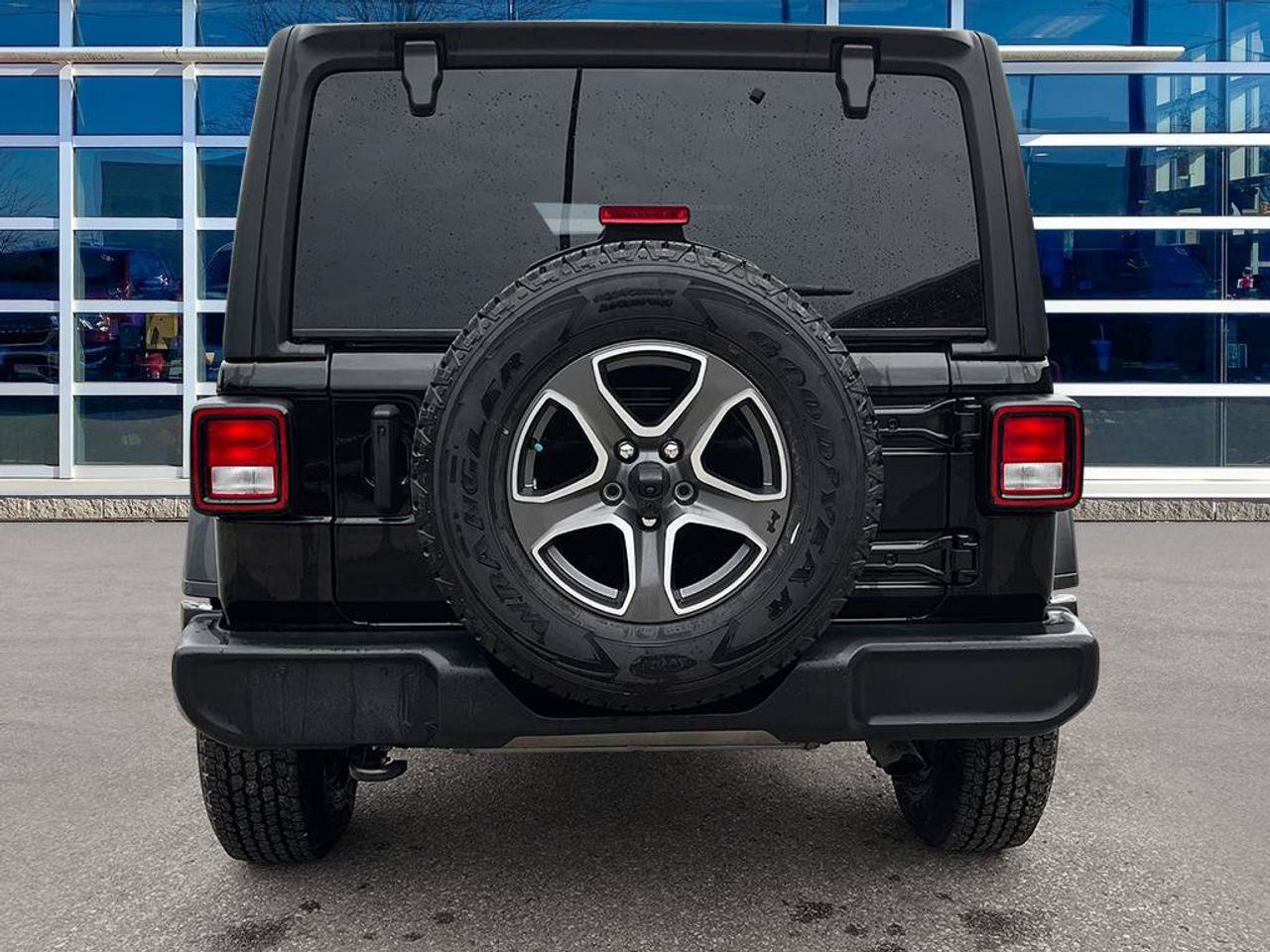 2022 Jeep Wrangler Unlimited Sport | One owner | Low Kilometers | CarPlay | Android Auto | Push Button Start | Photo