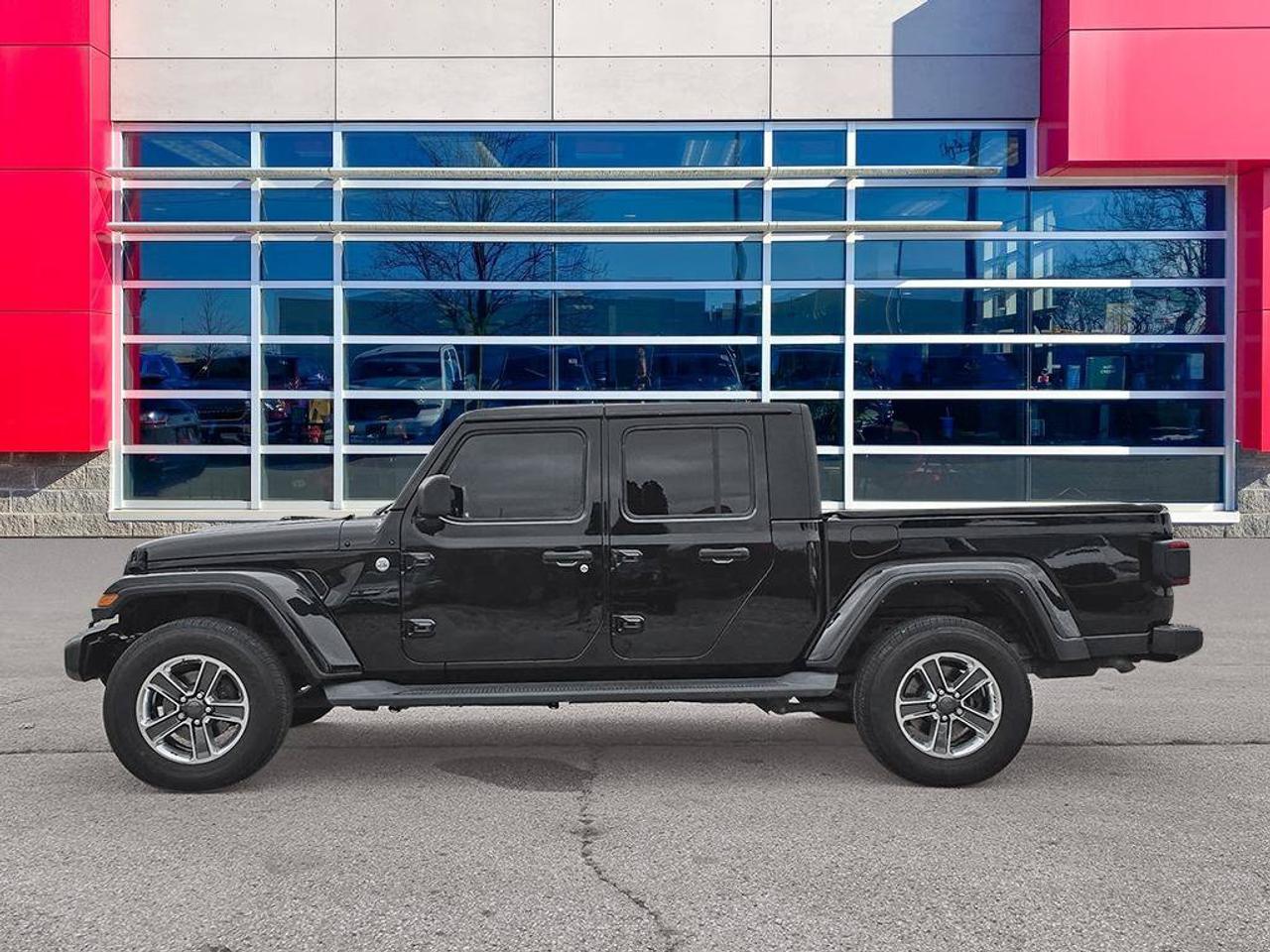 2020 Jeep Gladiator Overland | New Front Brakes | Low KMS | Clean CarFax Report | Great Shape | Navigation | Alpine Aud. Photo