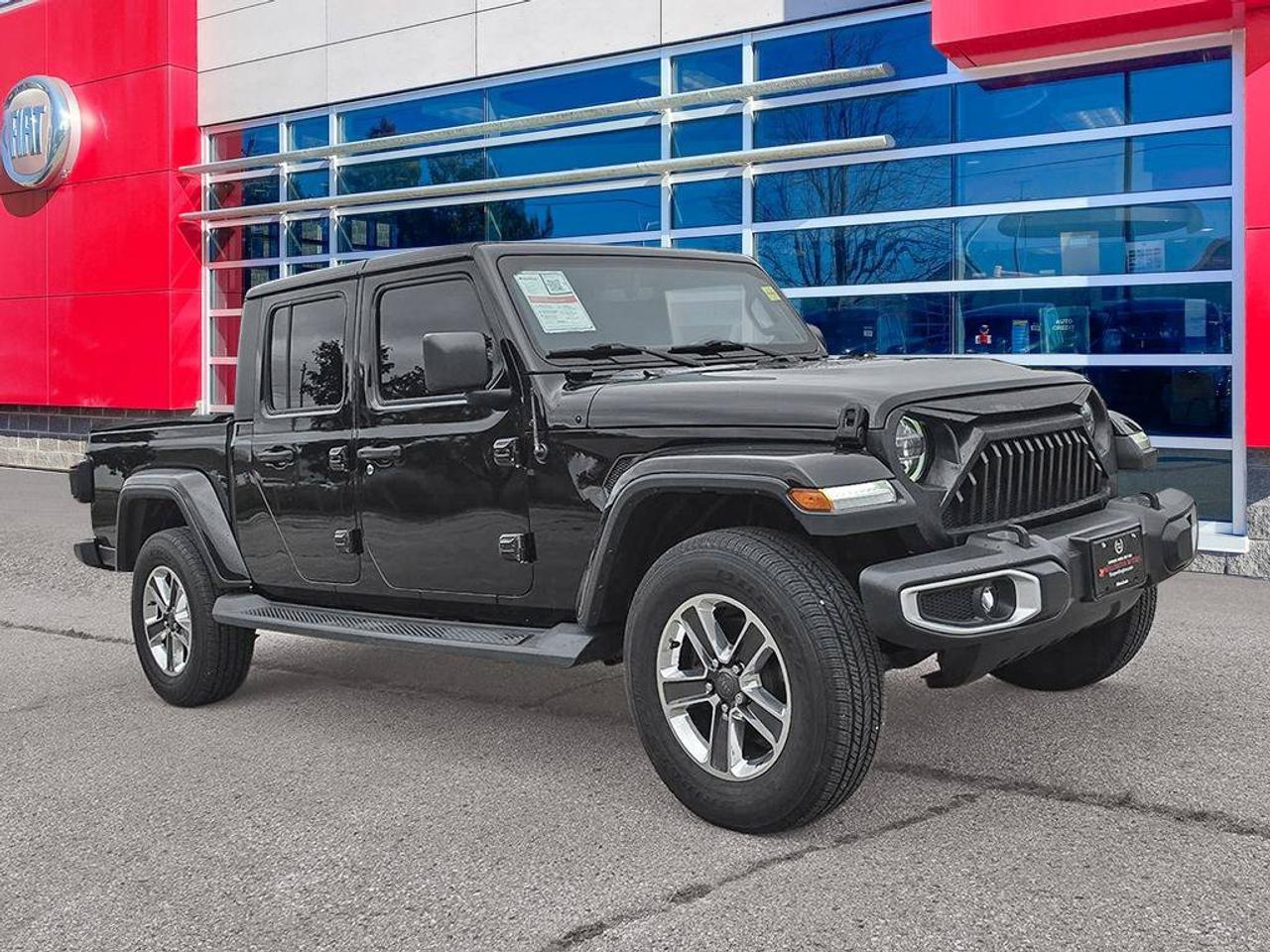 2020 Jeep Gladiator Overland | New Front Brakes | Low KMS | Clean CarFax Report | Great Shape | Navigation | Alpine Aud. Photo