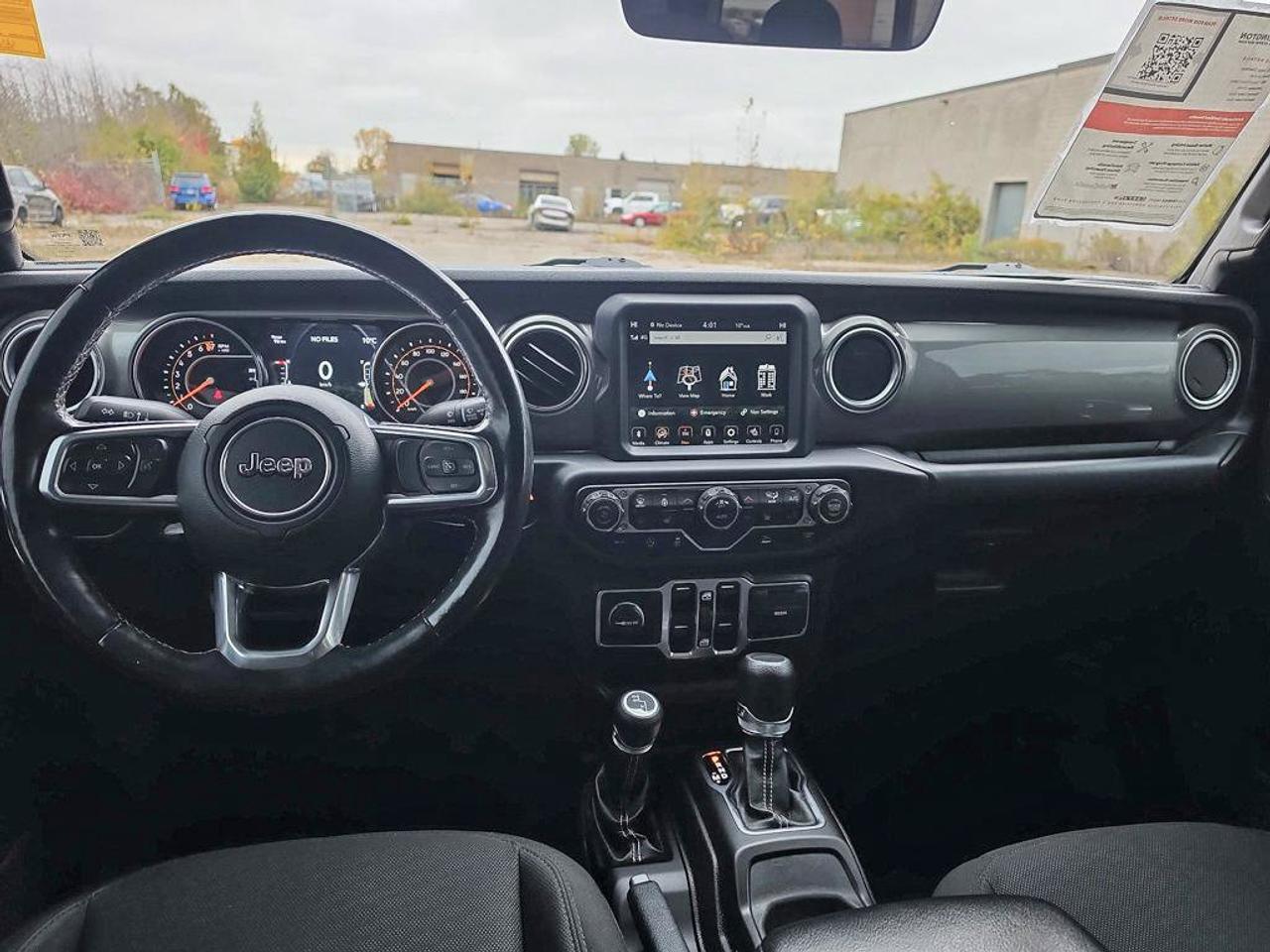 2020 Jeep Gladiator Overland | New Front Brakes | Low KMS | Clean CarFax Report | Great Shape | Navigation | Alpine Aud. Photo