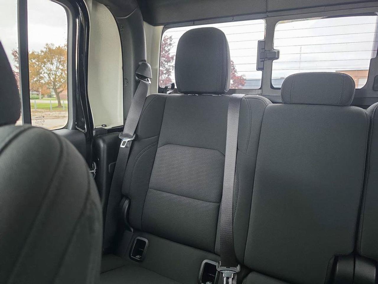 2020 Jeep Gladiator Overland | New Front Brakes | Low KMS | Clean CarFax Report | Great Shape | Navigation | Alpine Aud. Photo