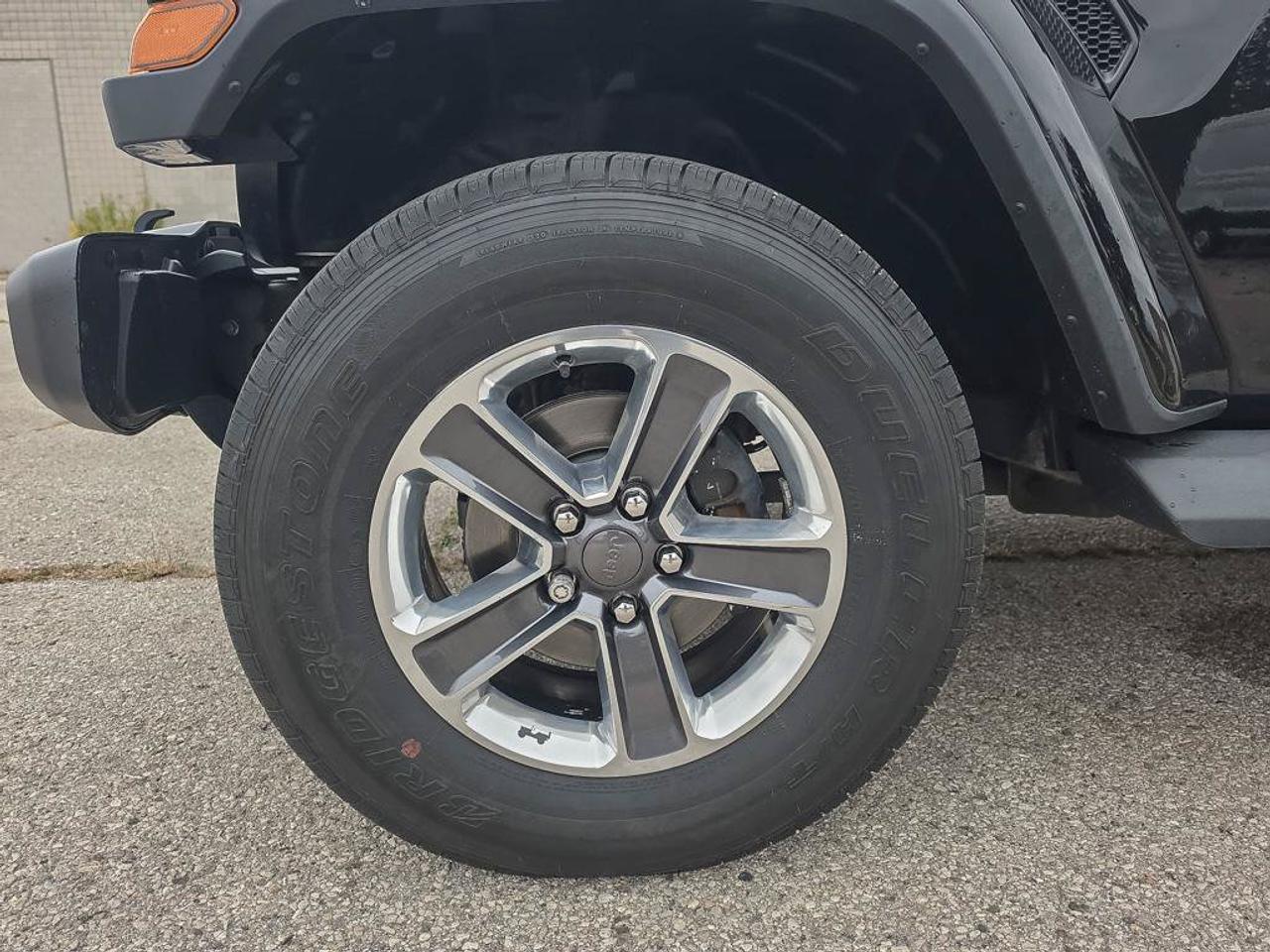 2020 Jeep Gladiator Overland | New Front Brakes | Low KMS | Clean CarFax Report | Great Shape | Navigation | Alpine Aud. Photo