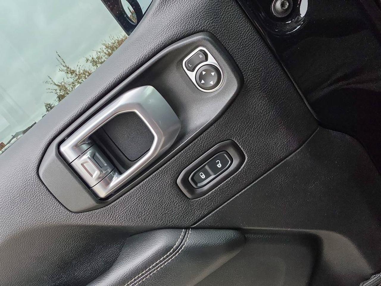 2020 Jeep Gladiator Overland | New Front Brakes | Low KMS | Clean CarFax Report | Great Shape | Navigation | Alpine Aud. Photo