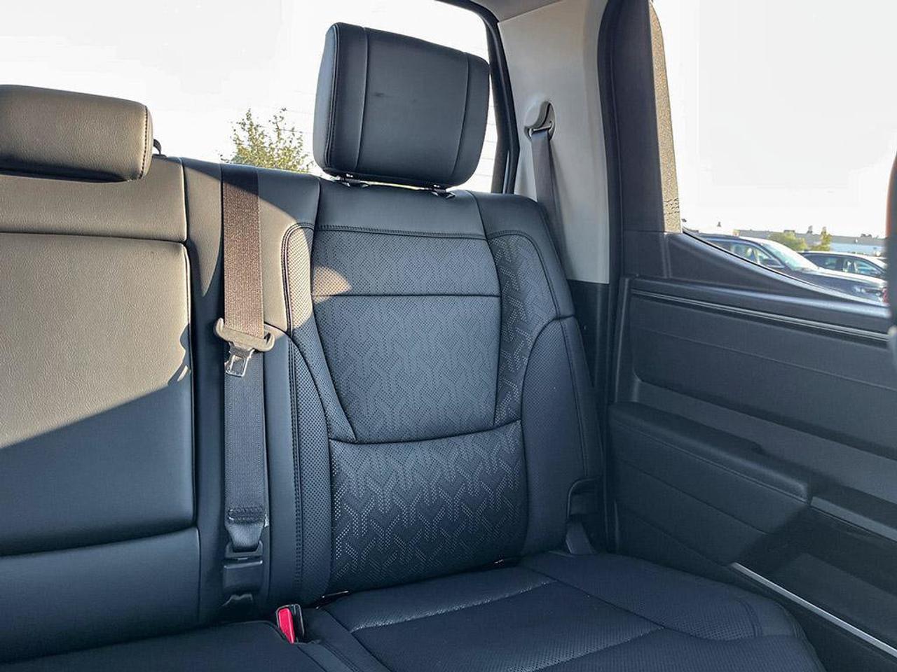 2024 Toyota Tundra Limited Hybrid | One Owner | Clean CarFax Report | Ontario Vehicle | Traded-In | Great Shape | Photo