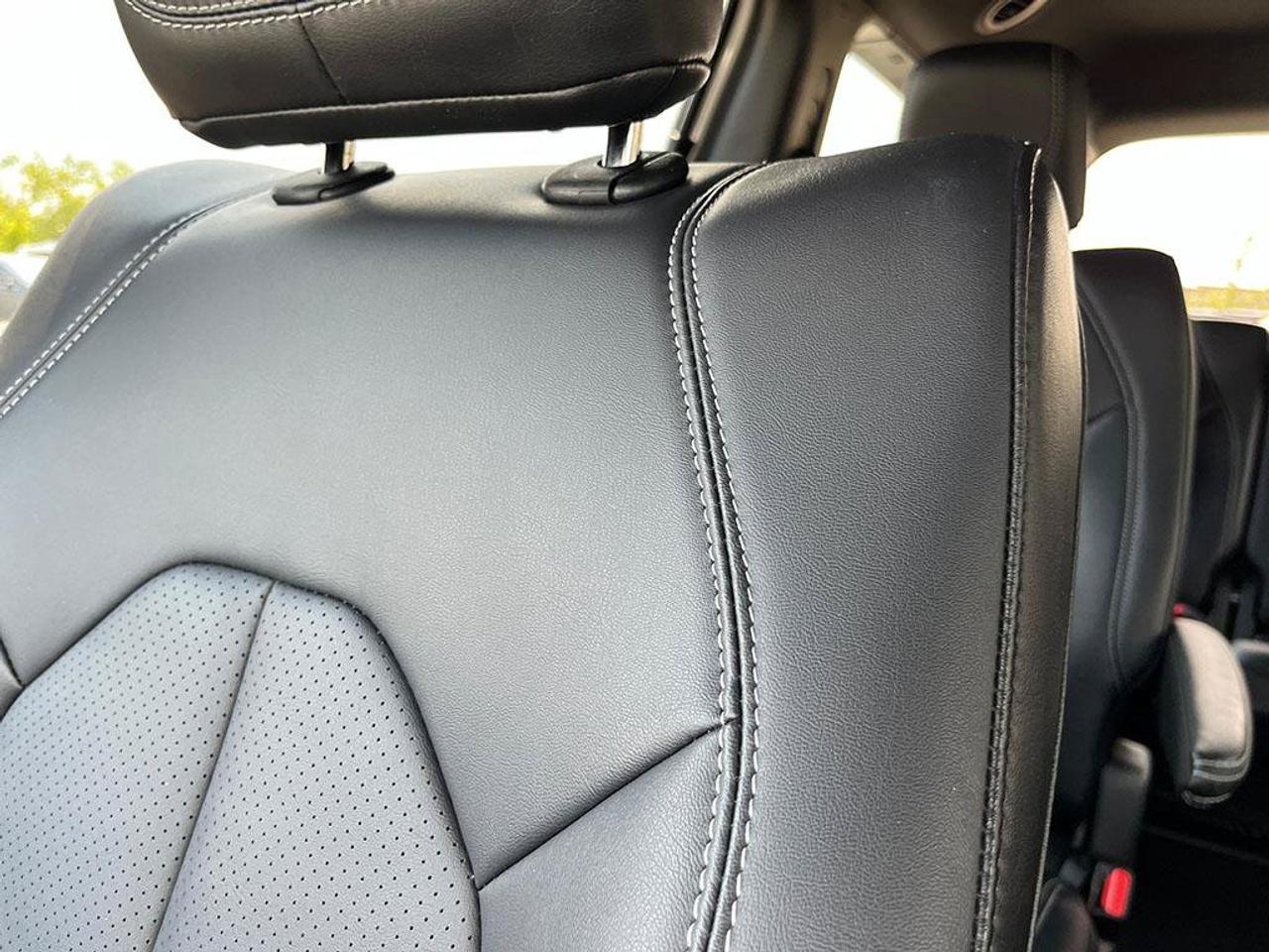 2025 Chrysler Pacifica Select | Fully Certified | Great Value | Low KMS | Ontario Vehicle | Great Shape | CarPlay | Android Photo