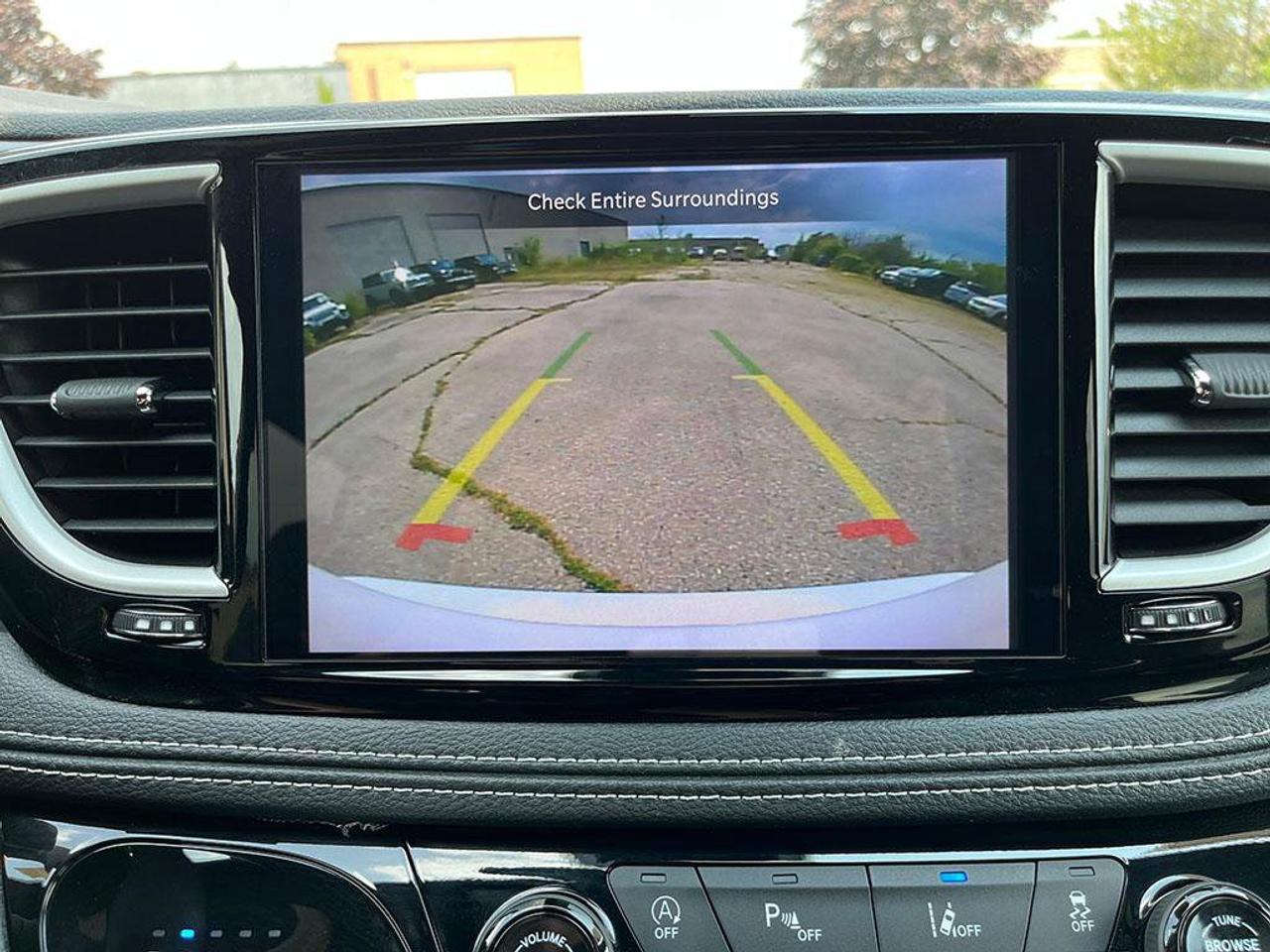 2025 Chrysler Pacifica Select | Fully Certified | Great Value | Low KMS | Ontario Vehicle | Great Shape | CarPlay | Android Photo