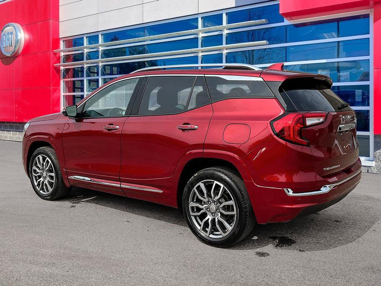 2024 GMC Terrain Denali AWD | Leather | Accident Free | Navigation | Ventilated Seats | Blind-Spot | Adaptive Cruise Photo2
