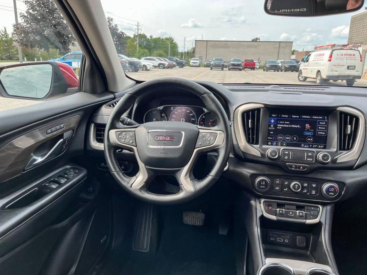 2024 GMC Terrain Denali AWD | Leather | Accident Free | Navigation | Ventilated Seats | Blind-Spot | Adaptive Cruise Photo