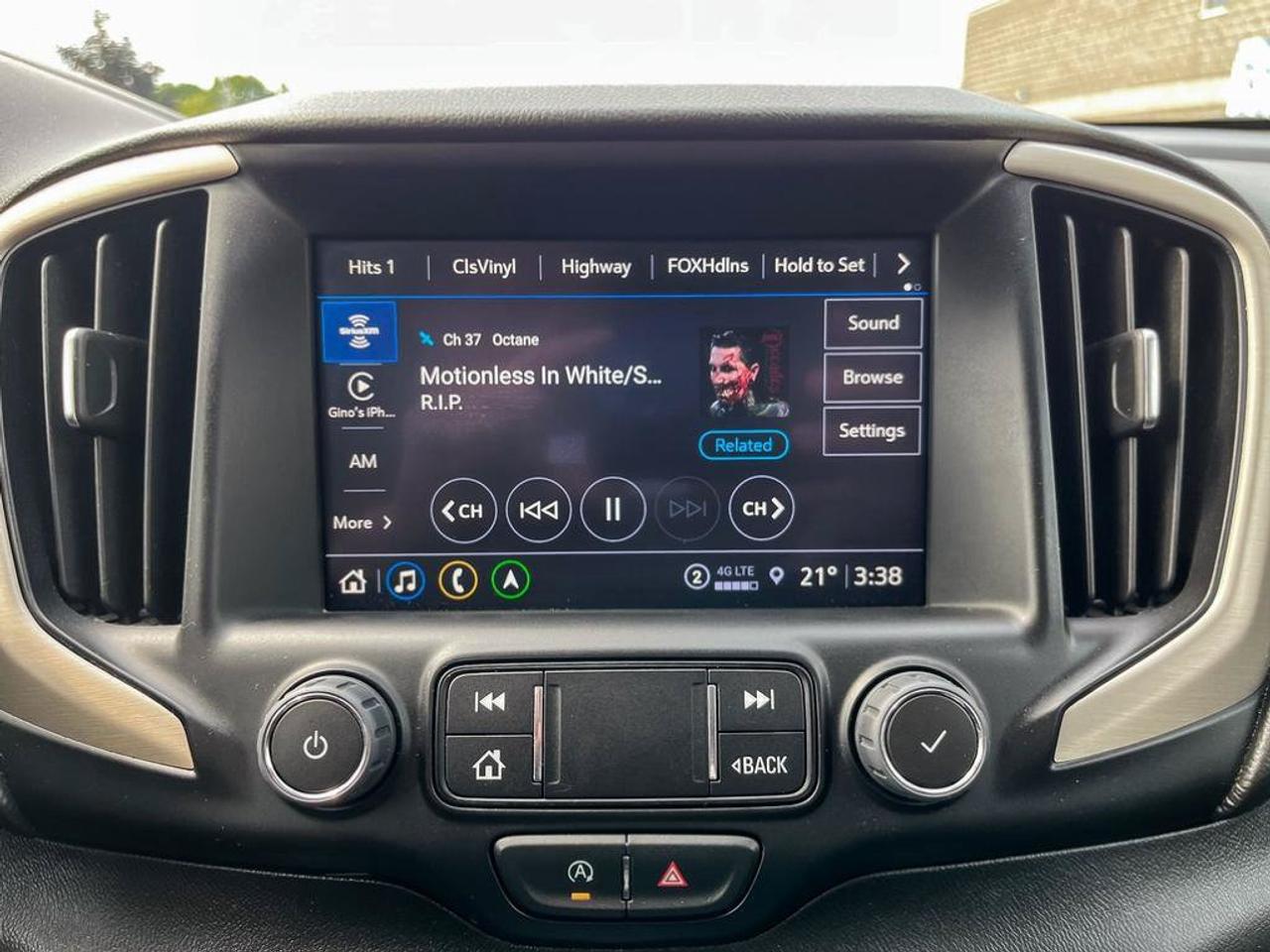 2024 GMC Terrain Denali AWD | Leather | Accident Free | Navigation | Ventilated Seats | Blind-Spot | Adaptive Cruise Photo