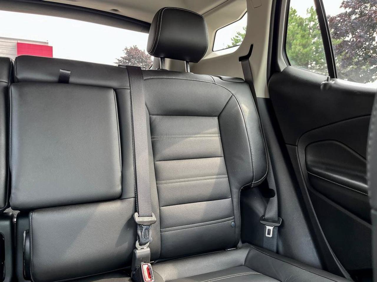 2024 GMC Terrain Denali AWD | Leather | Accident Free | Navigation | Ventilated Seats | Blind-Spot | Adaptive Cruise Photo