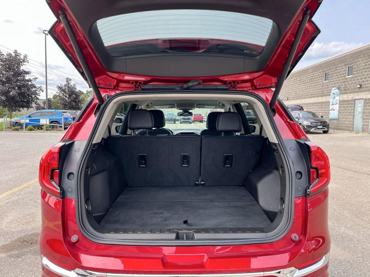 2024 GMC Terrain Denali AWD | Leather | Accident Free | Navigation | Ventilated Seats | Blind-Spot | Adaptive Cruise Photo