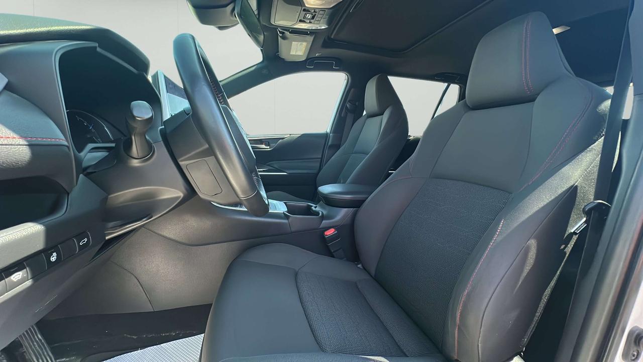 2023 Toyota RAV4 Prime SE Photo