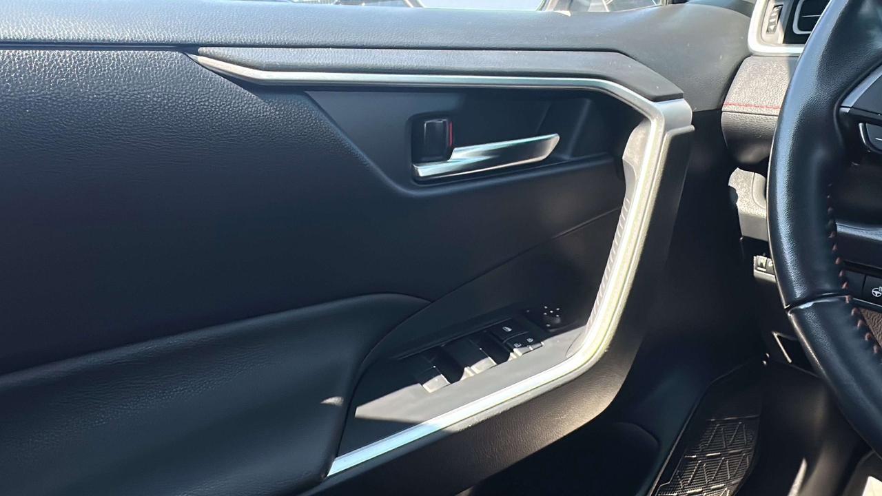 2023 Toyota RAV4 Prime SE Photo