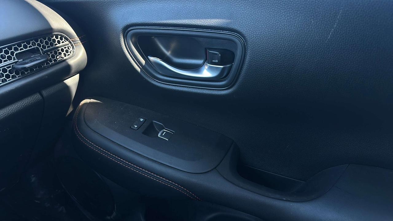2025 Honda HR-V Sport Photo